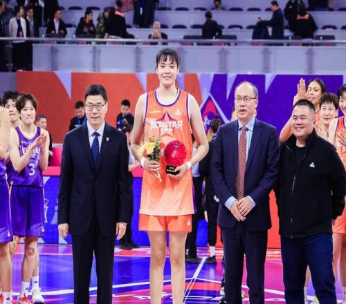 詹姆斯突破,分大关,东契奇揽,爱游戏app,爱游戏官网,爱游戏体育官网,爱游戏体育app