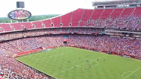 字母哥獲波蒂斯盛讚：共戰沙場如沐春風，助力隊友展翅翱翔